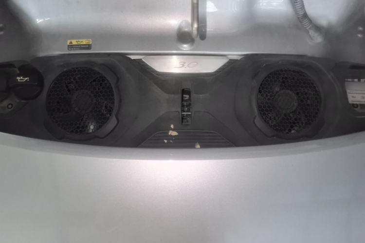 Used Porsche 911 2020 Carrera 3.0T Engine Bay