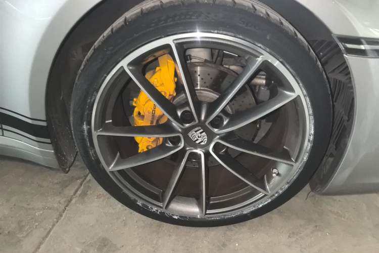 Used Porsche 911 2020 Carrera 3.0T Right Front Wheel Hub