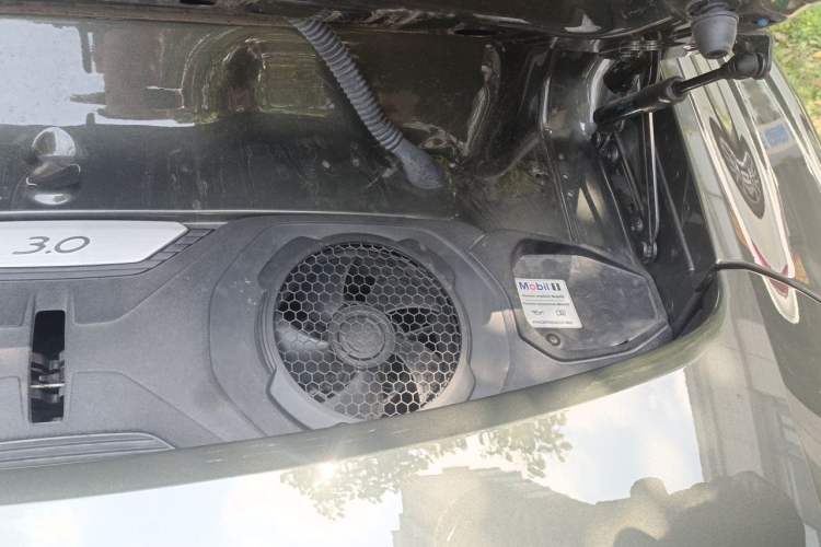 Used Porsche 911 2020 Carrera 3.0T Engine Bay Left