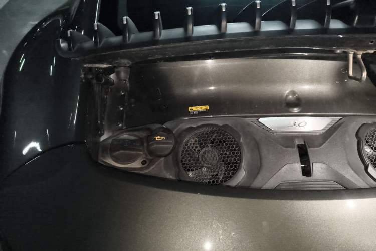 Used Porsche 911 2020 Carrera 4 3.0T Engine Bay Right