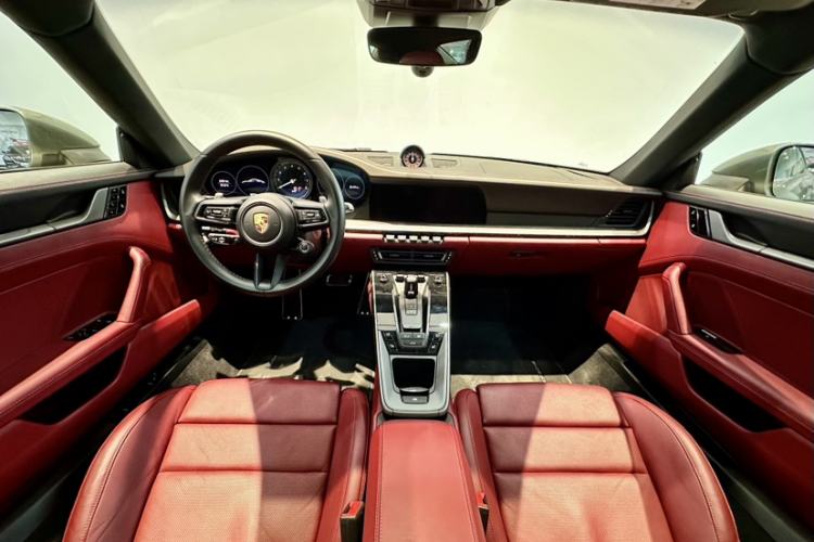 Used Porsche 911 2020 Carrera 3.0T Interior 2