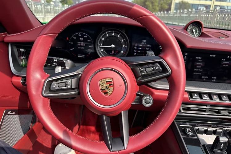 Used Porsche 911 2020 Carrera Cabriolet 3.0T Interior 2