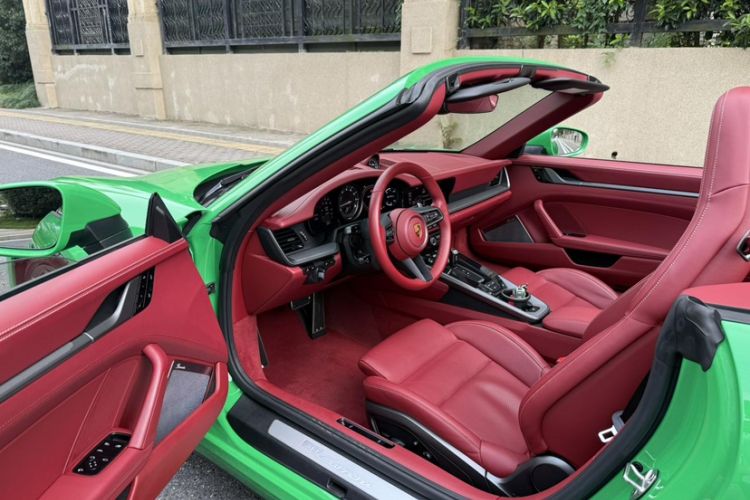 Used Porsche 911 2020 Carrera Cabriolet 3.0T Interior 4