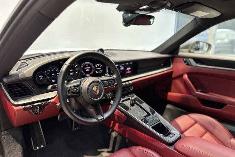 Used Porsche 911 2020 Carrera 3.0T Interior 8