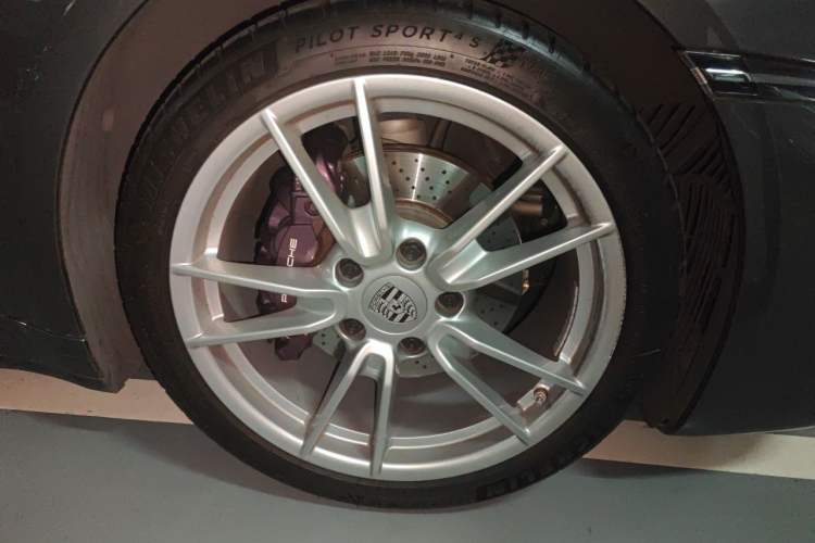Used Porsche 911 2020 Carrera 3.0T Right Front Wheel Hub