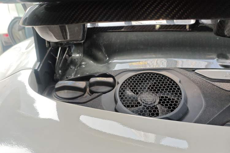 Used Porsche 911 2020 Carrera 4 3.0T Engine Bay Right