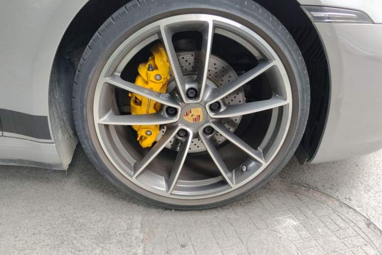 Used Porsche 911 2020 Carrera 3.0T Right Front Wheel Hub