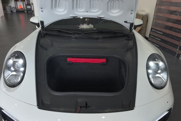 Used Porsche 911 2020 Carrera 3.0T Engine Bay