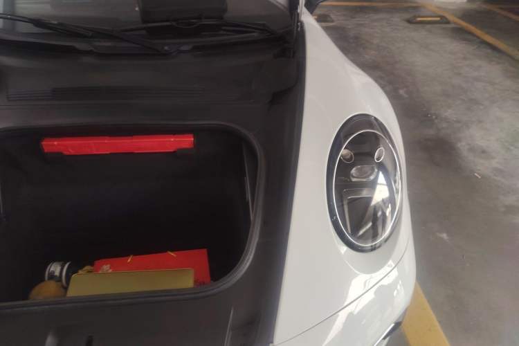 Used Porsche 911 2020 Carrera 3.0T Engine Bay Left