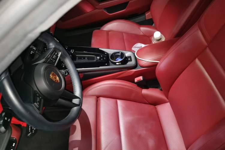 Used Porsche 911 2020 Carrera 3.0T Left Front Seat