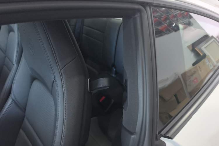 Used Porsche 911 2020 Carrera 3.0T Left Rear Seat