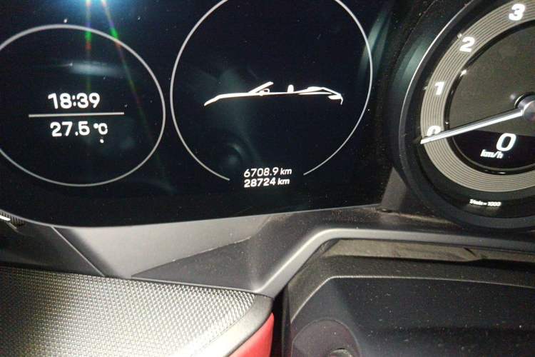 Used Porsche 911 2020 Carrera Cabriolet 3.0T Odometer Close Up