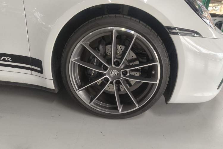 Used Porsche 911 2020 Carrera 4 3.0T Right Front Wheel Hub