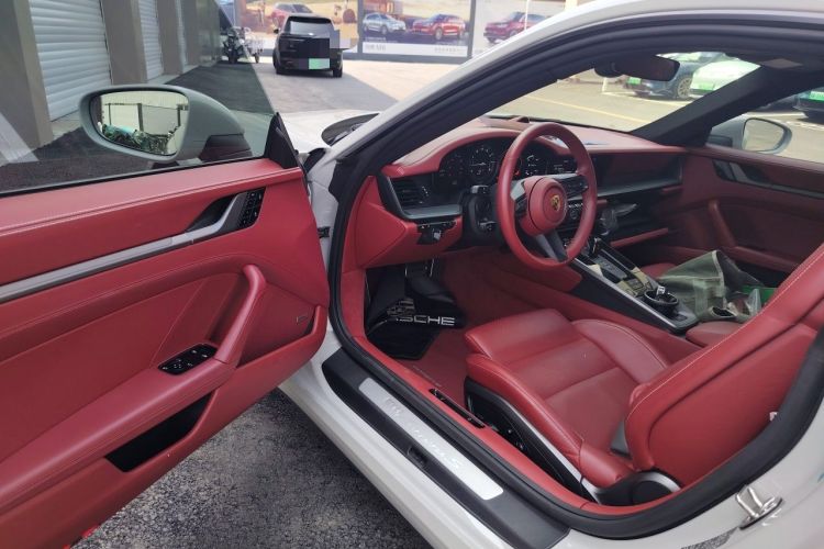 Used Porsche 911  Driver Seat