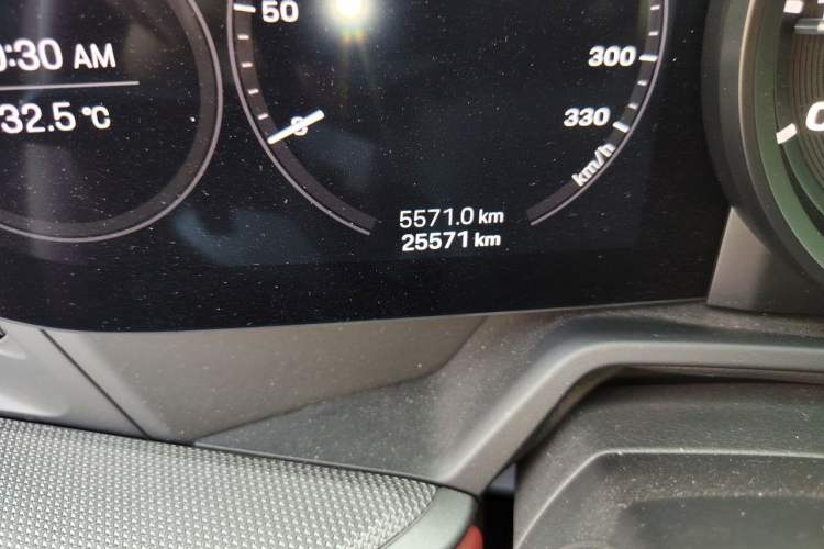 Used Porsche 911  Odometer Close Up