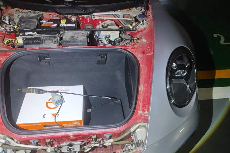 Used Porsche 911  Engine Bay Left