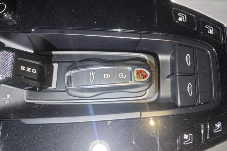 Used Porsche 911  Vehicle Key