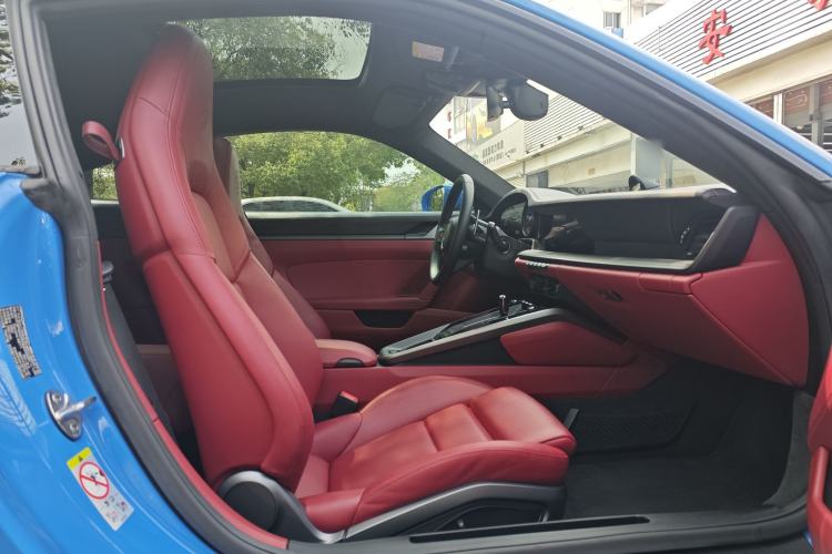 Used Porsche 911 2022 Carrera 3.0T Interior 3