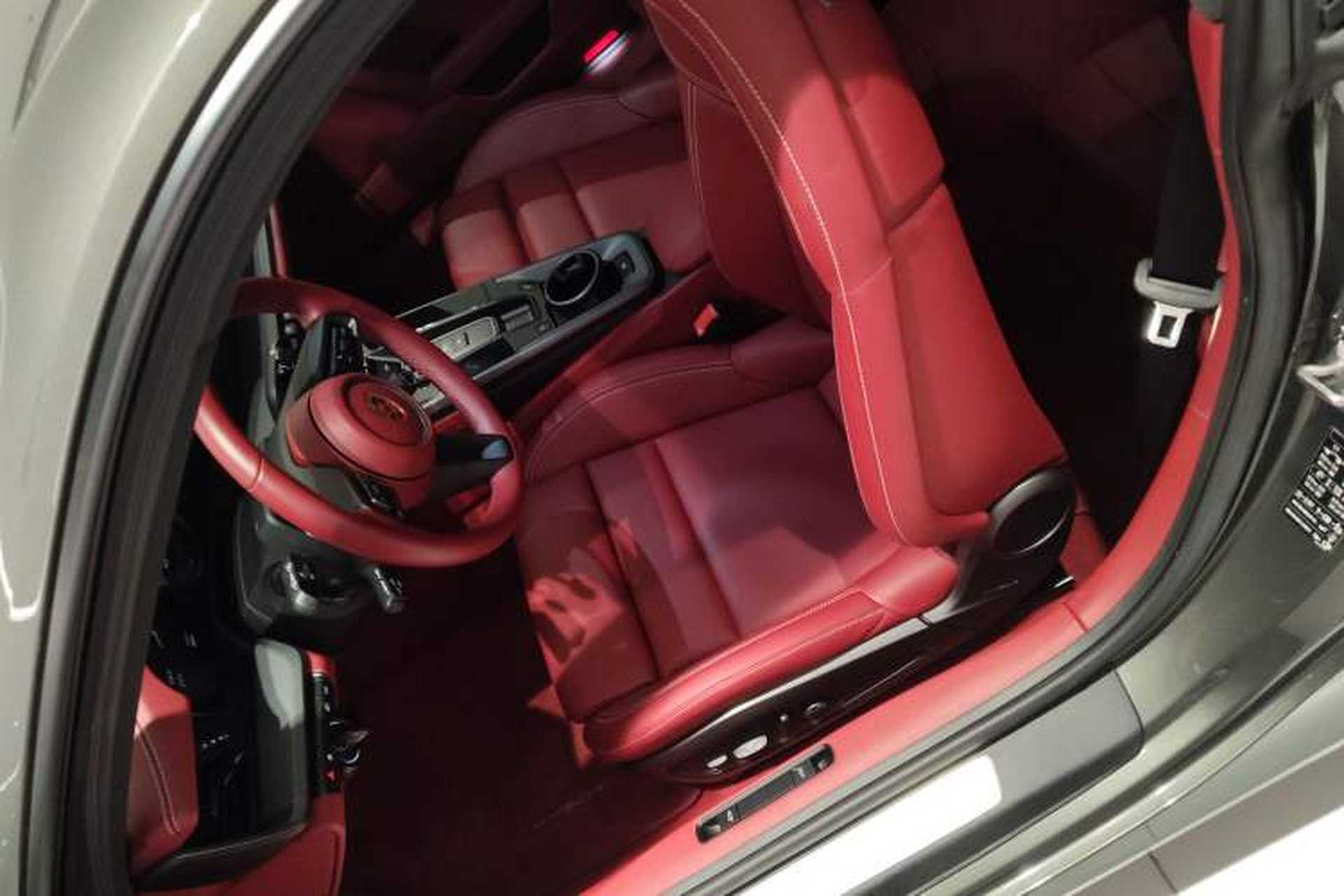 Used Porsche 911 2022 Carrera 3.0T Left Front Seat