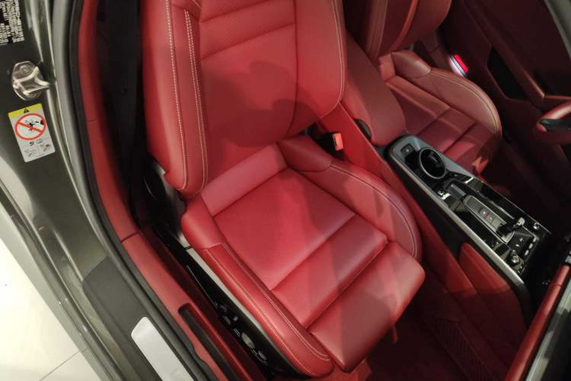 Used Porsche 911 2022 Carrera 3.0T Right Front Seat