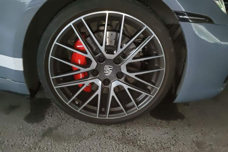 Used Porsche 911 2022 Targa 4S 3.0T Right Front Wheel Hub