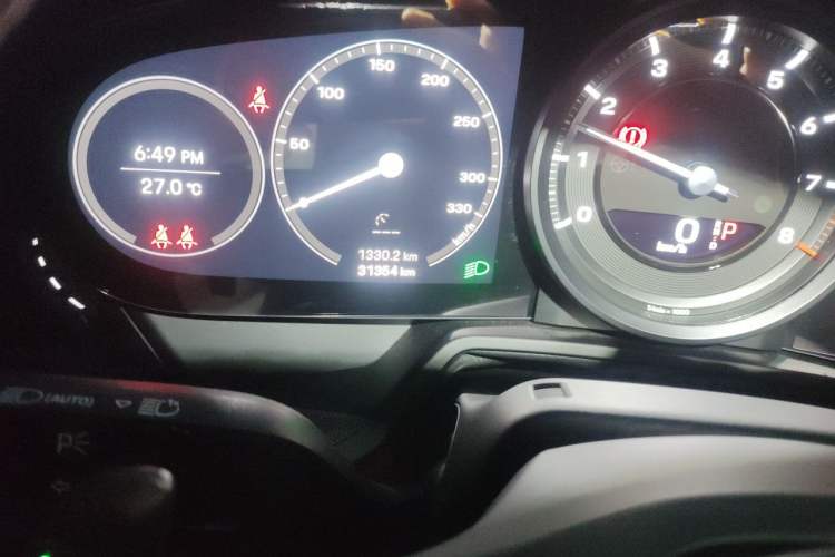 Used Porsche 911 2022 Targa 4 3.0T Odometer Close Up