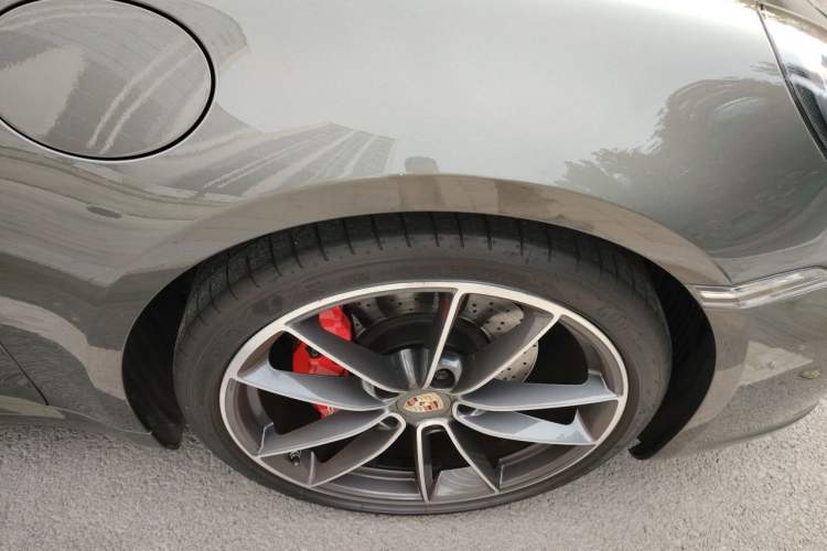Used Porsche 911 2022 Carrera S 3.0T Right Front Wheel Hub