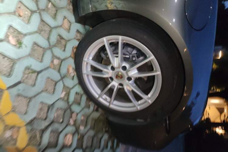 Used Porsche 911 2022 Targa 4 3.0T Right Front Wheel Hub