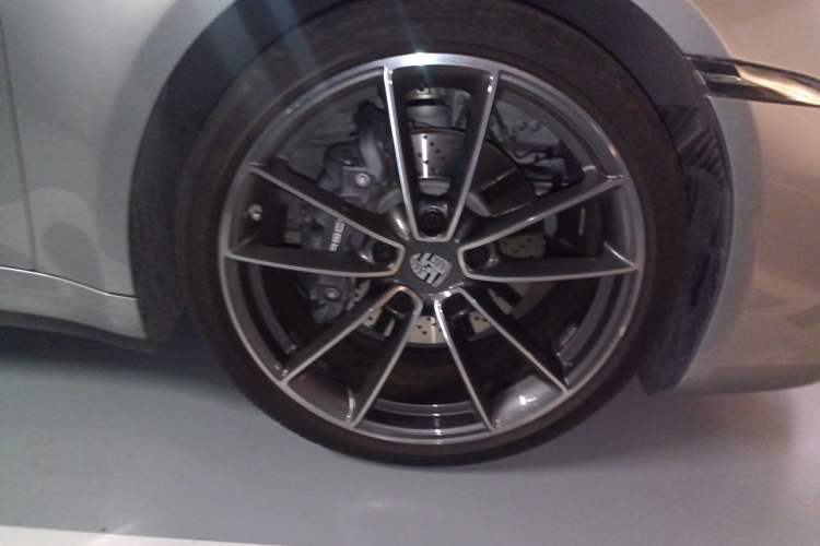 Used Porsche 911 2022 Carrera 3.0T Right Front Wheel Hub
