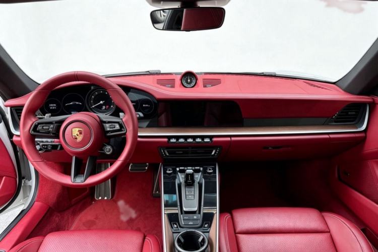 Used Porsche 911 2022 Carrera 3.0T Interior 3