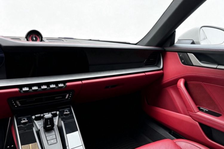 Used Porsche 911 2023 Carrera 3.0T Interior 10