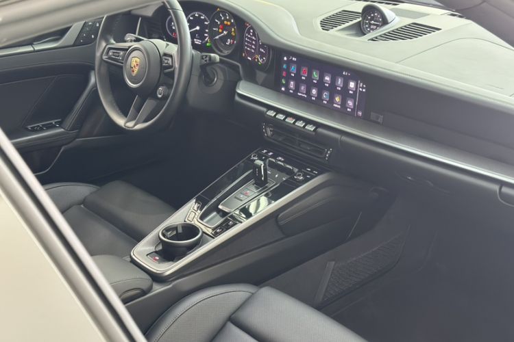 Used Porsche 911 2023 Carrera 3.0T Interior 2