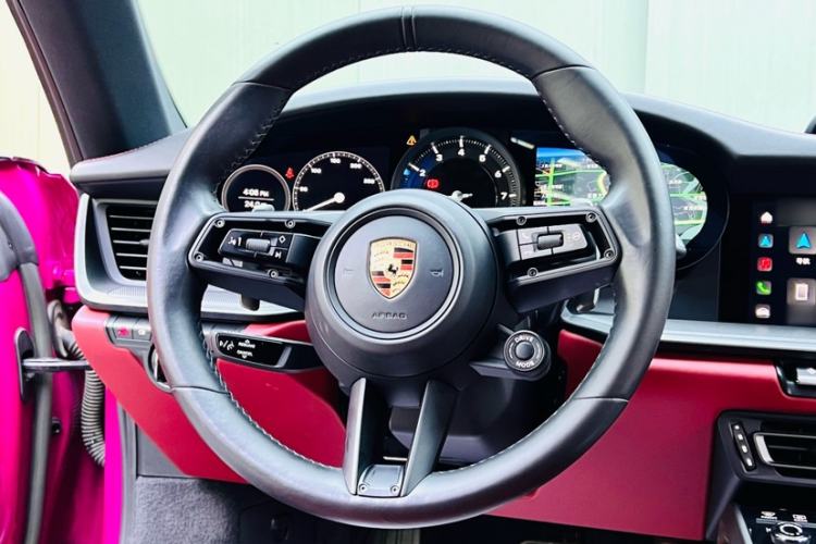Used Porsche 911 2023 Carrera 3.0T Interior 3
