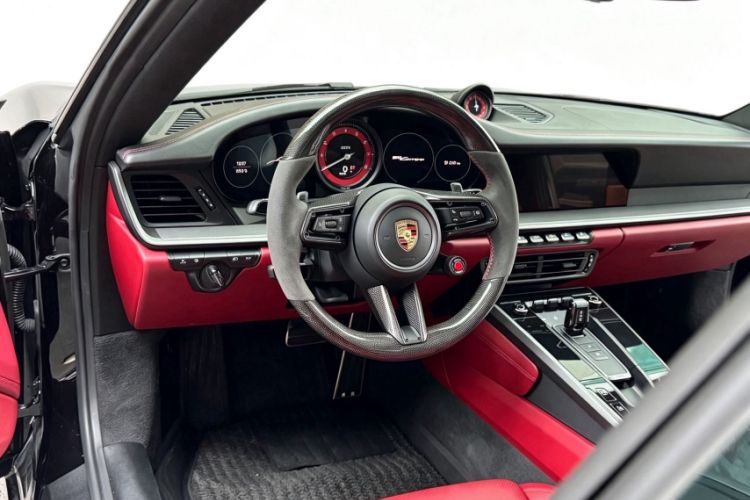 Used Porsche 911 2023 Carrera 3.0T Interior 4