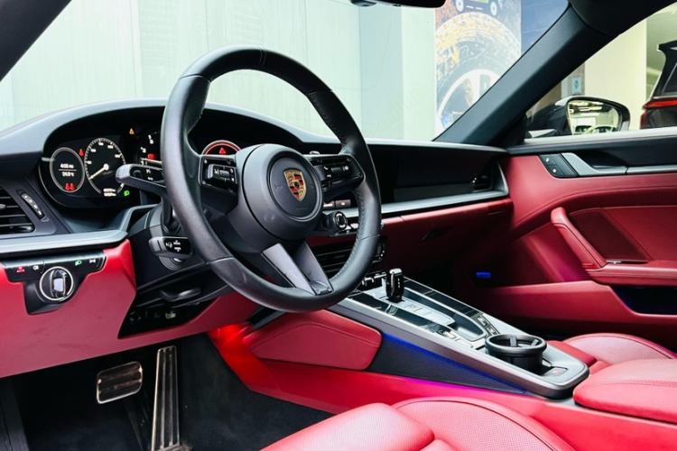 Used Porsche 911 2023 Carrera 3.0T Interior 6