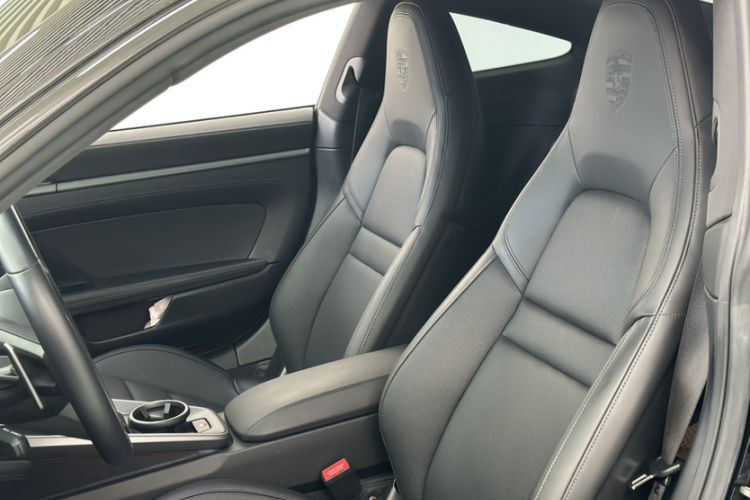 Used Porsche 911 2023 Carrera 3.0T Interior 7