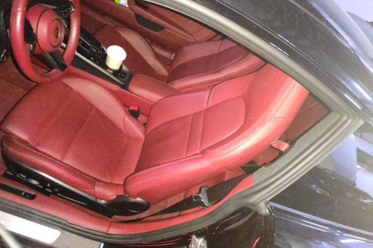 Used Porsche 911 2023 Carrera 3.0T Left Front Seat