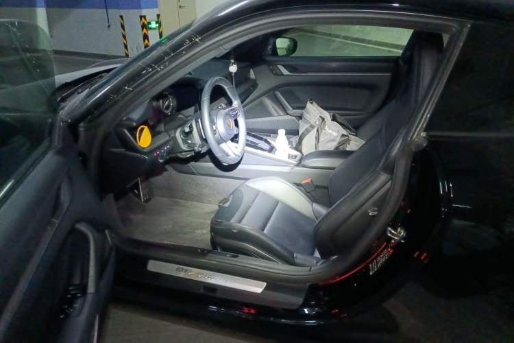 Used Porsche 911 2023 Carrera 3.0T Left Front Seat