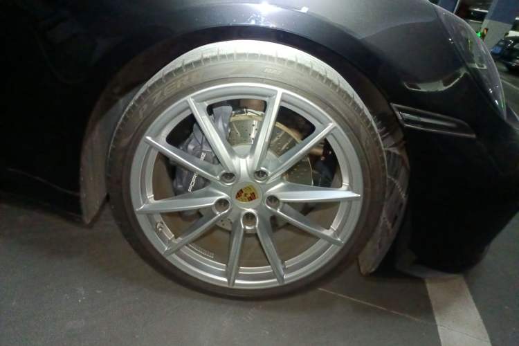 Used Porsche 911 2023 Carrera 3.0T Right Front Wheel Hub