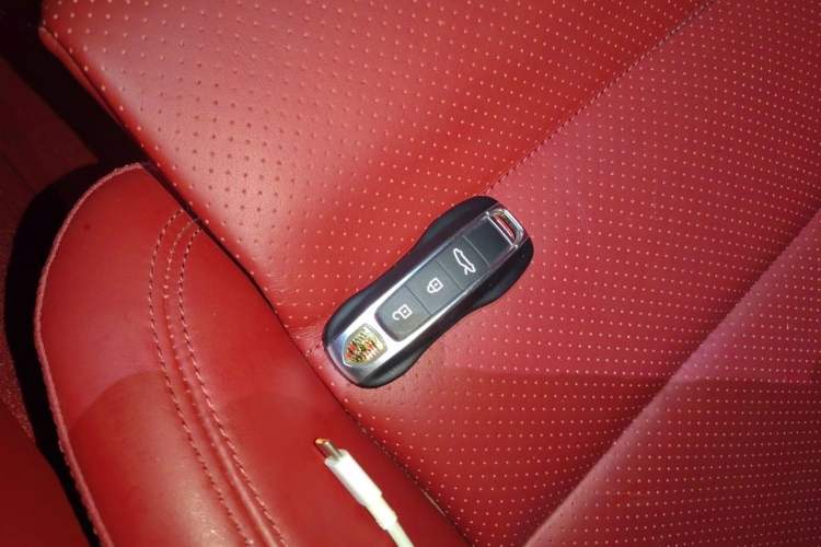 Used Porsche 911 2023 Carrera 3.0T Vehicle Key