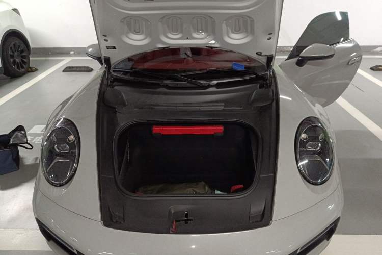 Used Porsche 911 2023 Carrera 3.0T Engine Bay