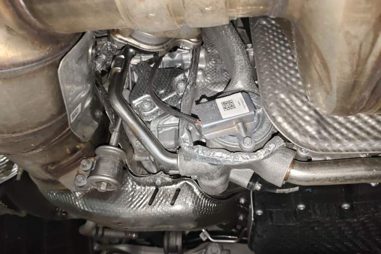 Used Porsche 911 2023 Carrera 3.0T Engine Bay Right