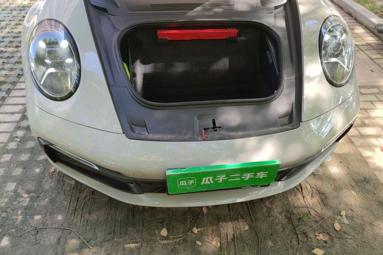 Used Porsche 911 2023 Carrera 3.0T Engine Bay