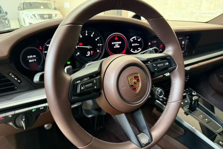 Used Porsche 911 2023 Carrera 3.0T Interior 2