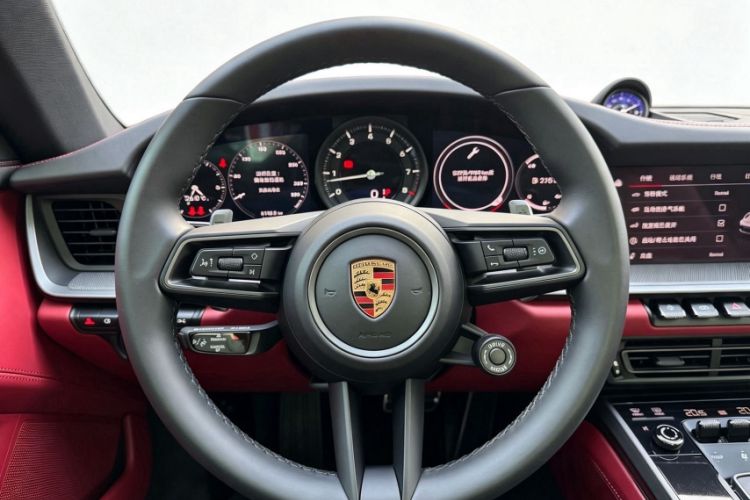 Used Porsche 911 2023 Carrera 3.0T Interior 4