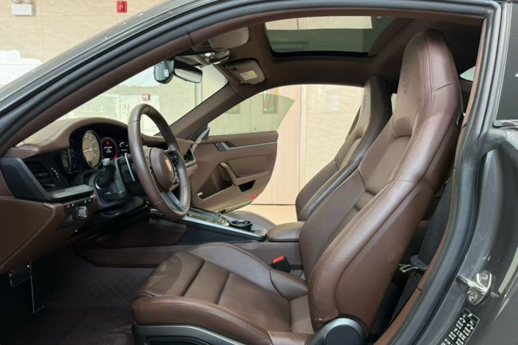 Used Porsche 911 2023 Carrera 3.0T Interior 5