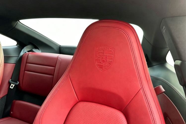 Used Porsche 911 2023 Carrera 3.0T Interior 6