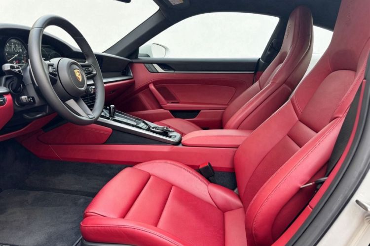 Used Porsche 911 2023 Carrera 3.0T Interior 7