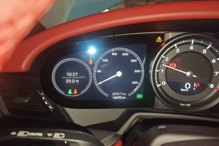 Used Porsche 911 2023 Carrera S 3.0T Odometer Close Up