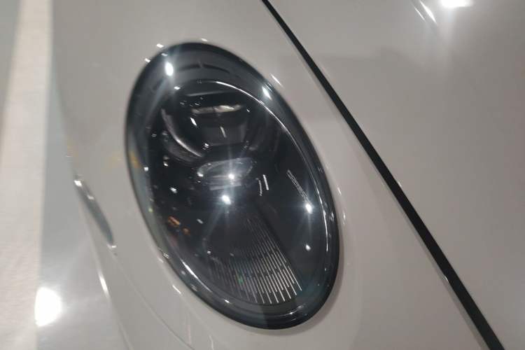 Used Porsche 911 2023 Carrera 3.0T Right Front Headlight